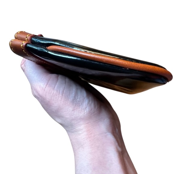 DOONEY AND BOURKE VINTAGE BLACK PATENT LEATHER CARD POUCH - Picture 6 of 10